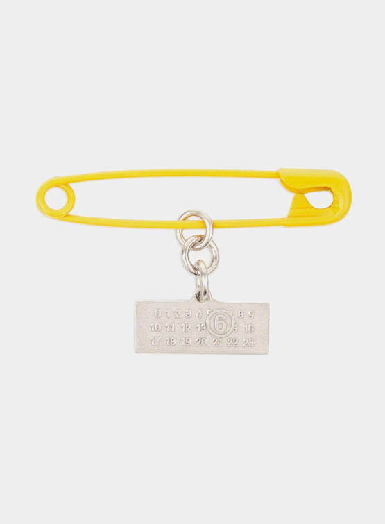 Брошь MM6 Maison Margiela Logo Plaque Safety Pin Brooch Yellow