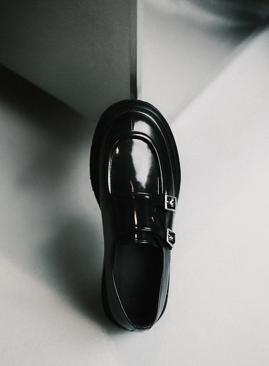 Лоферы JUUN.J Vibram Sole Loafers with Buckle Black