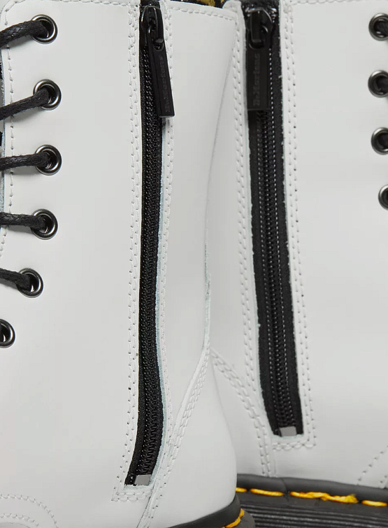 Женские ботинки Dr. Martens Jadon Smooth Platform White