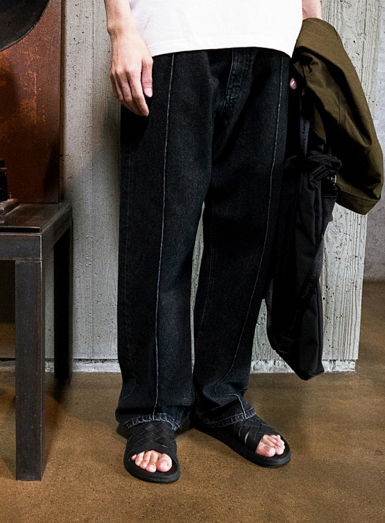 Джинсы Uniform Bridge Pin Tuck Wide Denim Black Washed