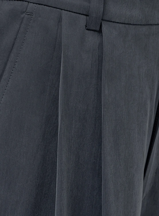 Брюки AMOMENTO Cupro Two Tuck Pants Charcoal