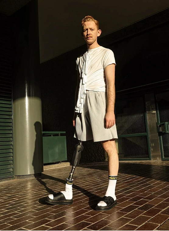 Сандалии Dr. Martens Dax Hydro Leather Slide Black