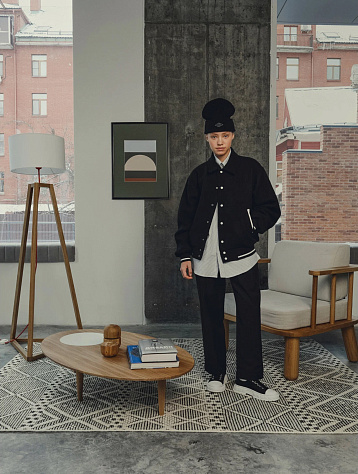 Бомбер Uniform Bridge Wool Varsity Blouson Black