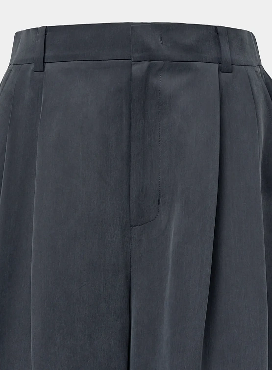 Брюки AMOMENTO Cupro Two Tuck Pants Charcoal