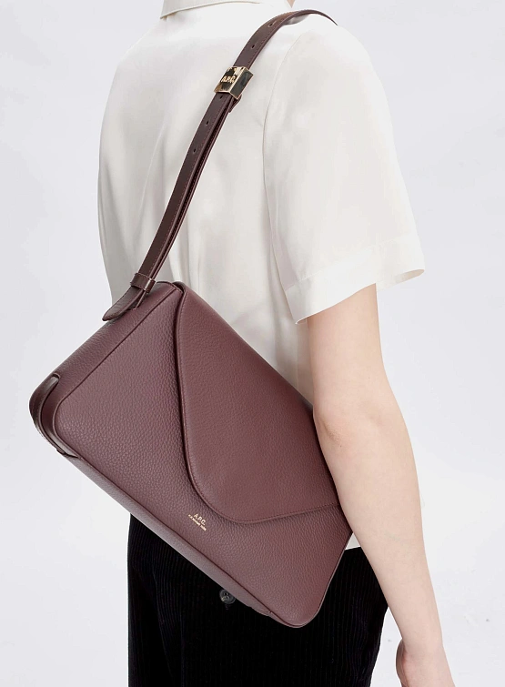 Женская сумка A.P.C. Daria Flap Bordeaux