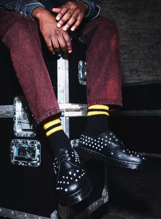 Женские полуботинки Dr. Martens 1461 Stud Wanama Leather Black